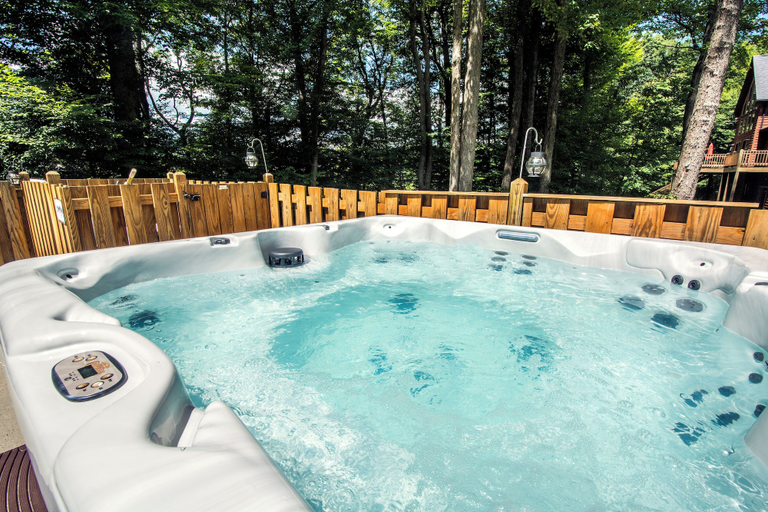 Sport & Beauty 5, Midnight Dip by Taylor Made Deep Creek, Garrett