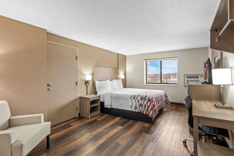 Bedroom 3, Red Roof Inn Ames, Story