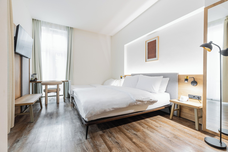 Bedroom 2, FortyPlusOne Hotel, Wien