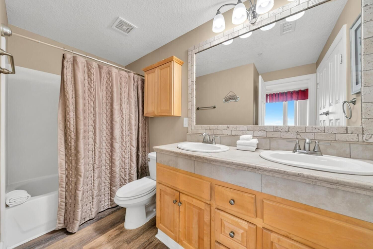 Bathroom 3, Ocean Reef 1704, Bay