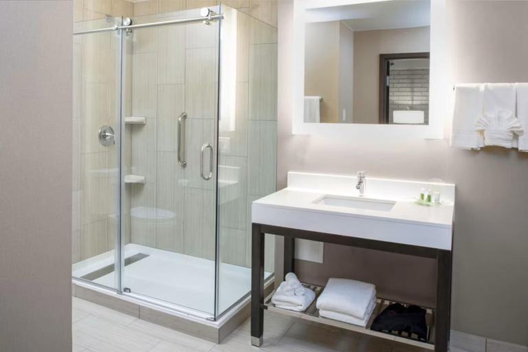Bathroom 5, William Tell Hotel MOD Collection by Sonesta, Cook