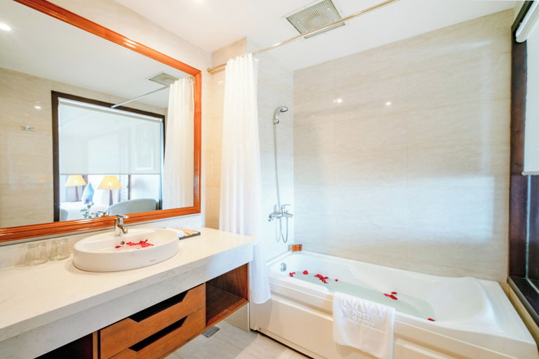 Bathroom 5, Galliot Hotel Nha Trang, Nha Trang