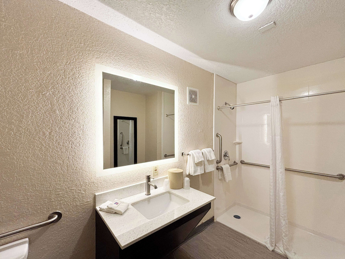 Bathroom 3, Motel 6 Charlotte, NC - Northlake, Mecklenburg