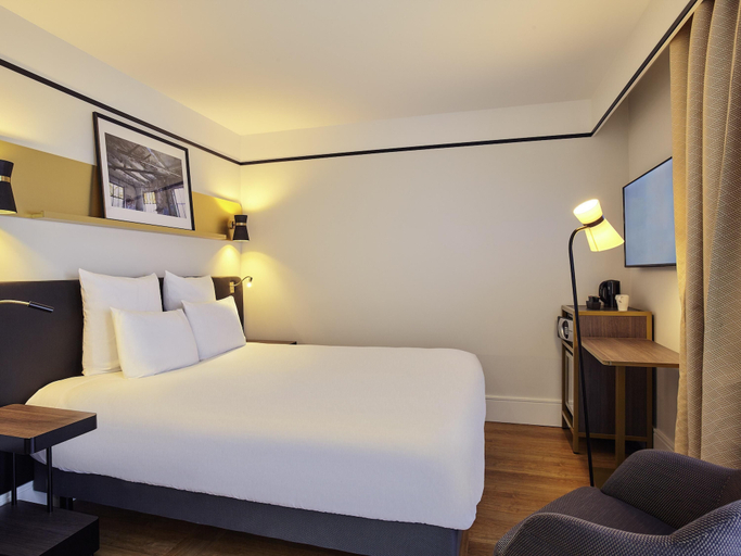 Bedroom 2, Hotel Mercure Paris Saint-Ouen, Seine-Saint-Denis
