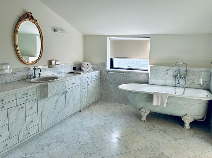 Bathroom 5, Kursaal Hotel, Rimini