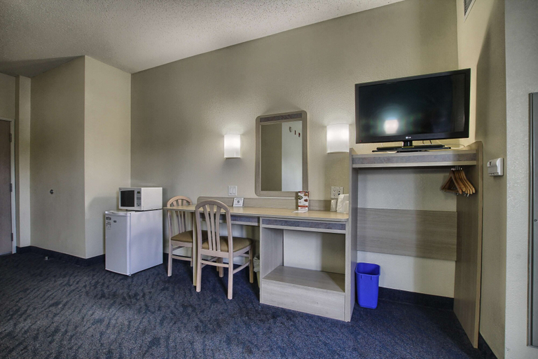 Others 5, Motel 6 London, ON - Ontario, Middlesex