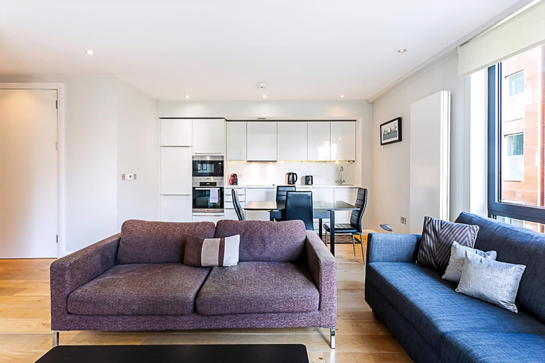 Others 5, Wonderful Holborn Apartment, London
