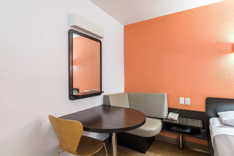 Others 5, Motel 6 Uvalde, TX, Uvalde