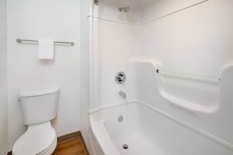 Bathroom 4, Motel 6 Arcadia, CA - Los Angeles - Pasadena Area, Los Angeles