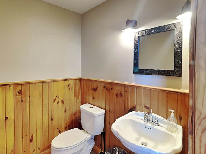 Bathroom 3, One Ski Hill by Taylor Made Deep Creek, Garrett