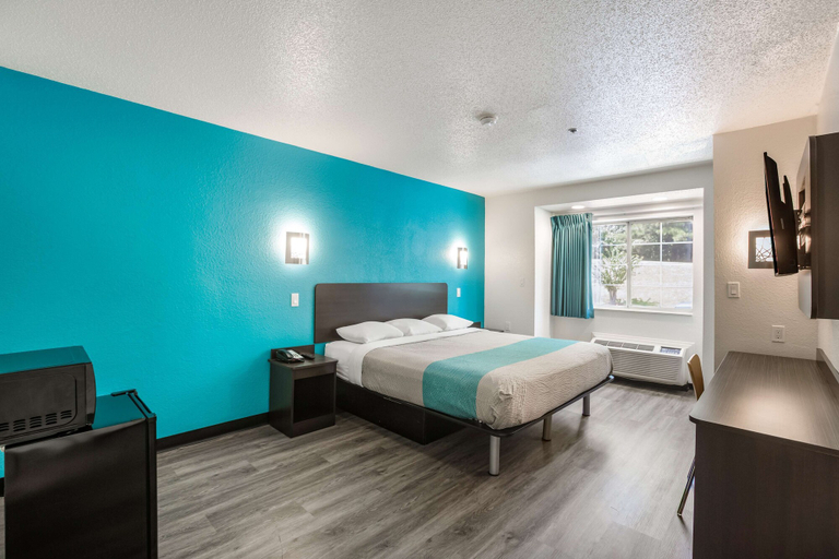 Bedroom 3, Motel 6 Smyrna, GA - Atlanta, Cobb