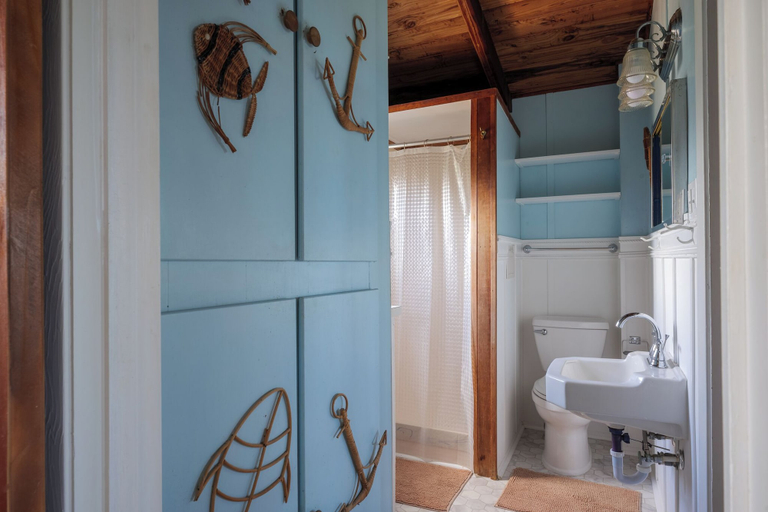 Bathroom, Pounds Cottage by Distinctive Beach Rentals, Saint Johns