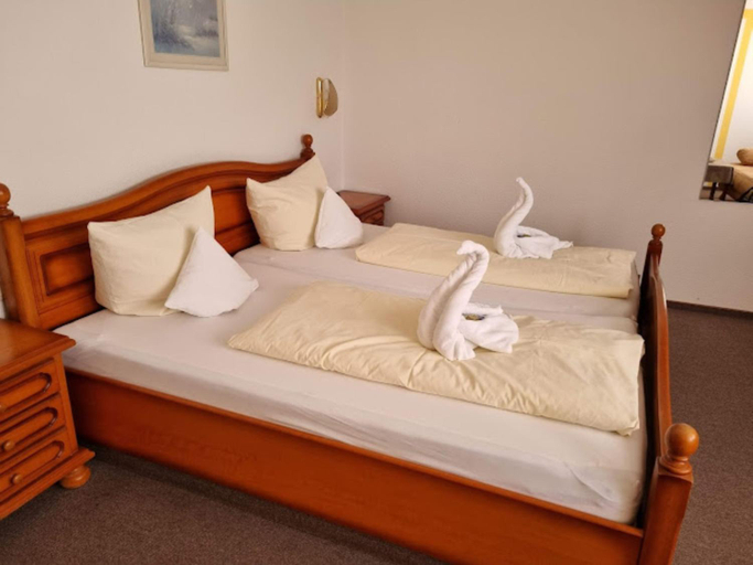 Bedroom 3, Landgasthaus Romerhof, Miltenberg