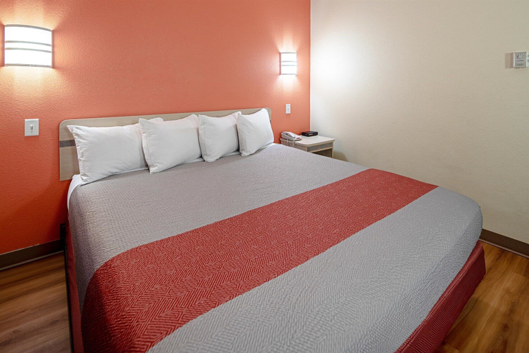 Bedroom 3, Motel 6 Anchorage, AK - Midtown, Anchorage