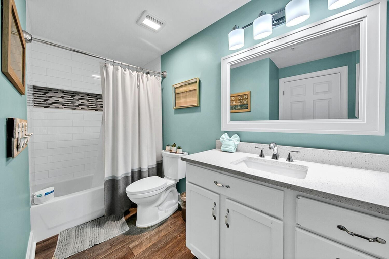 Bathroom 4, Twin Palms 1802, Bay