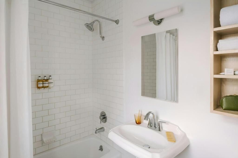 Bathroom 4, Hotel Beverly Terrace - Beverly Hills/West Hollywood, Los Angeles