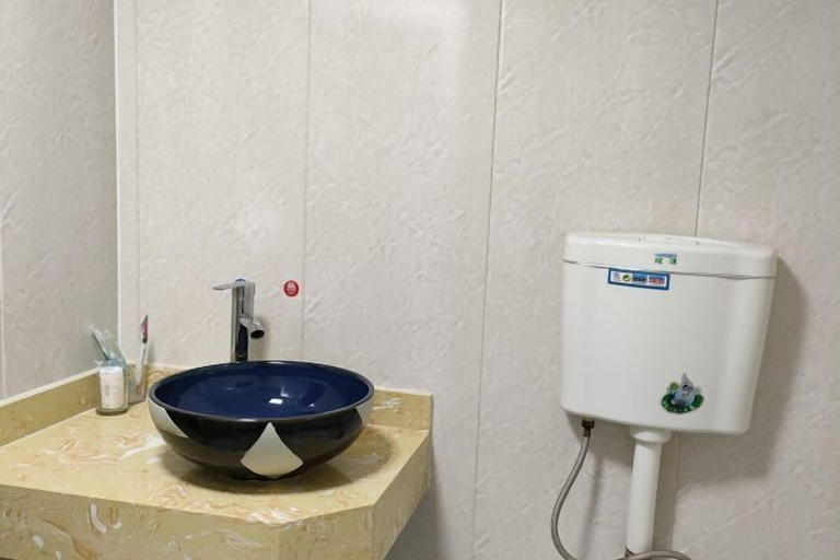 Bathroom 3, Jinxin Hotel, Hezhou