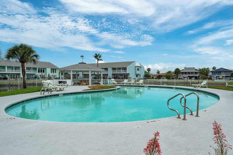 Sport & Beauty, Coastal Bliss by Miss Kitty’s, Aransas