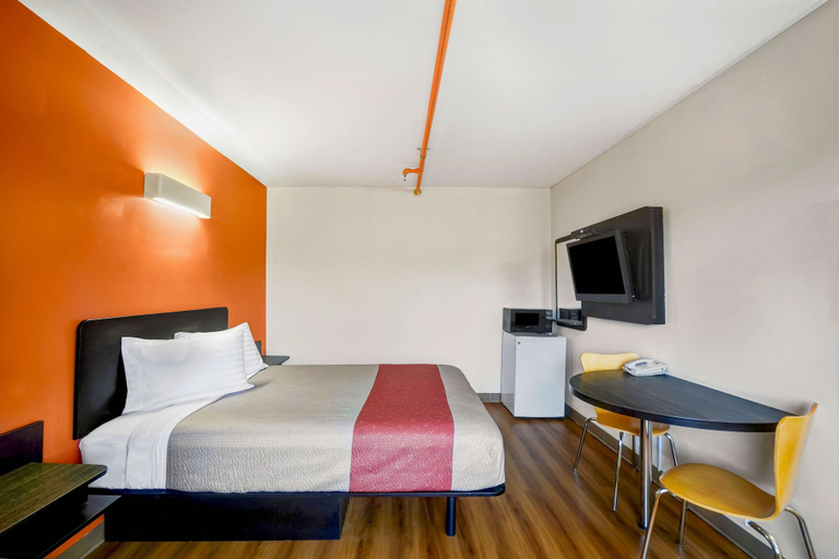 Bedroom 3, Motel 6 Ilion, NY, Herkimer