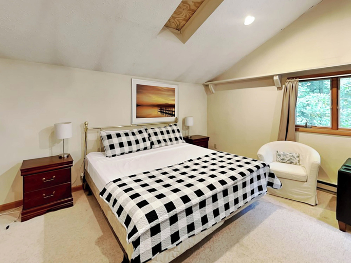Bedroom 2, An Apple Away by Taylor Made Deep Creek, Garrett