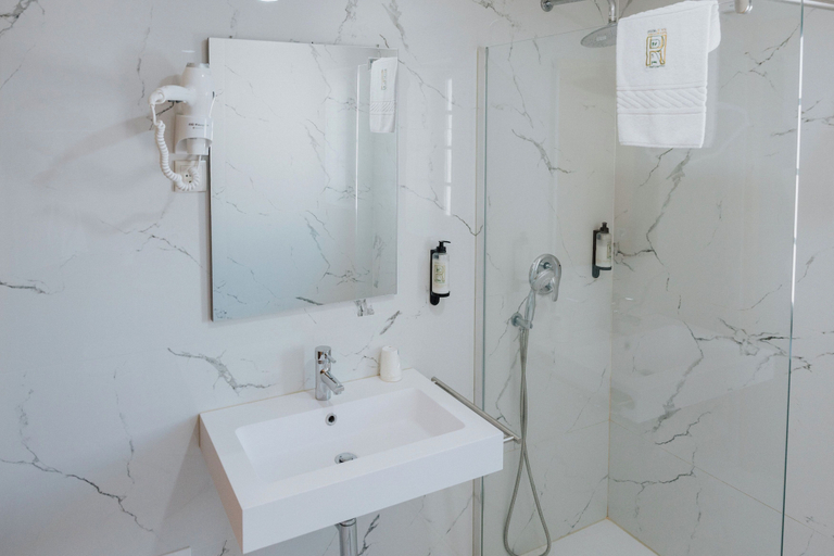Bathroom 4, Hotel O Encontro, Miranda do Douro