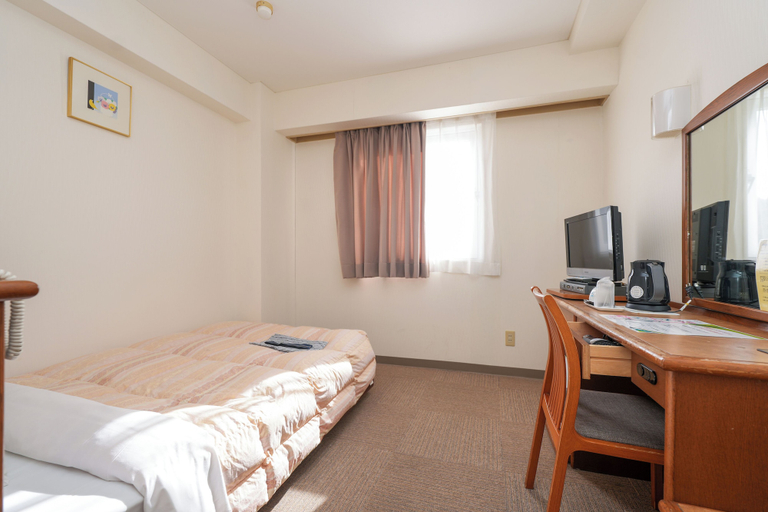 Bedroom 3, Tendo Central Hotel, Tendo