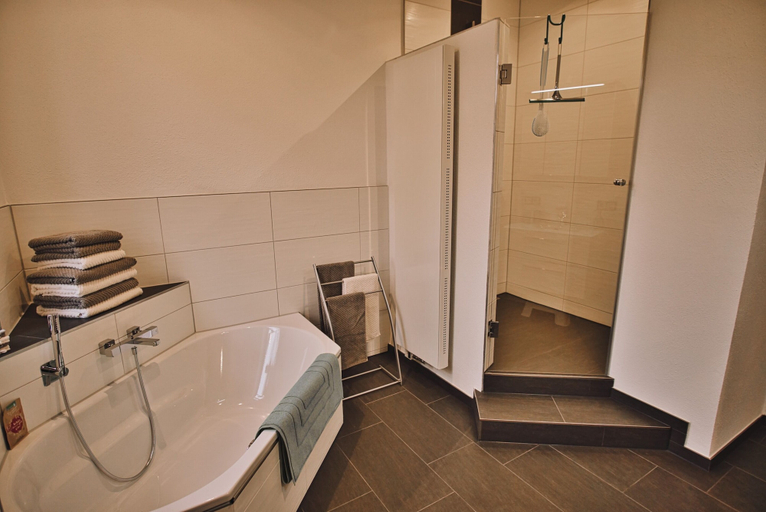 Bathroom 3, Feriendomizil Villa Neidstein, Amberg-Sulzbach
