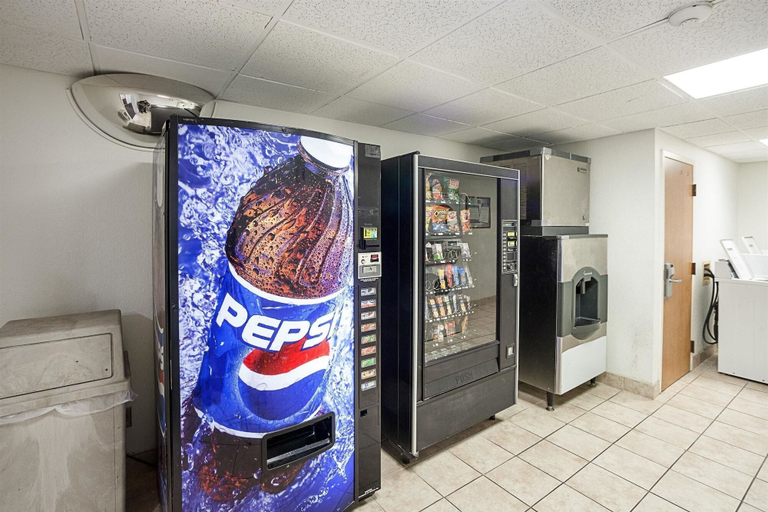 Food & Drinks 5, Motel 6 Binghamton, NY, Broome