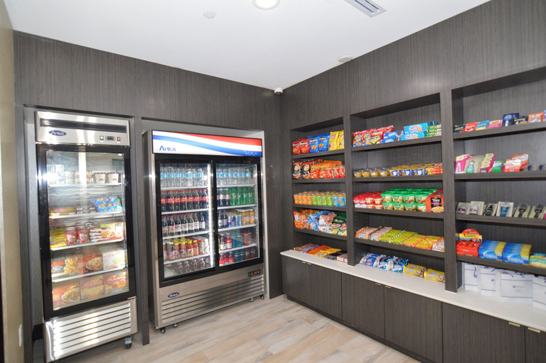 Food & Drinks 5, Holiday Inn Express And Suites Pasadena Houston Southeast by IHG, Houston
