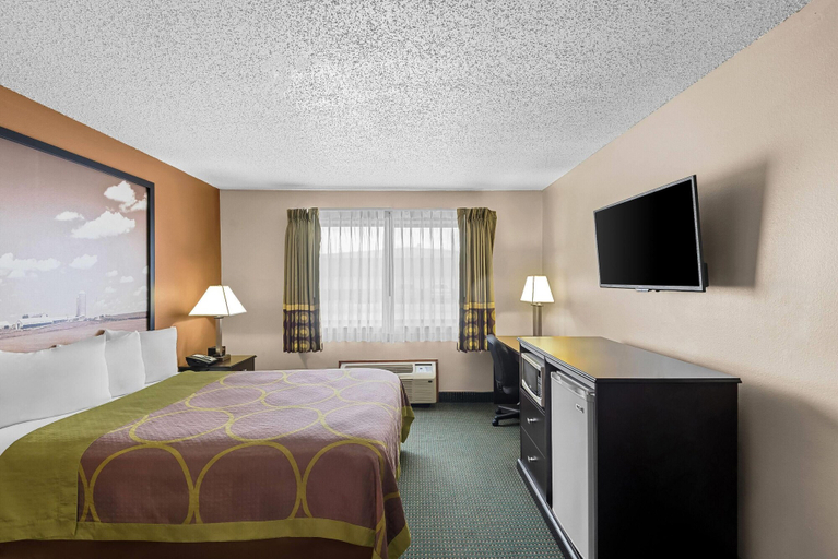 Bedroom 3, Super 8 by Wyndham Jefferson, Greene