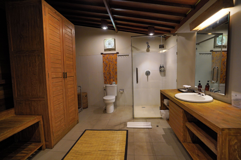Bathroom 5, Pertiwi Bisma 1, Gianyar