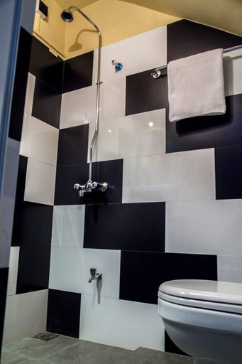 Bathroom 4, Kandy City Rooms & Hostel, K.F.G. & G. Korale