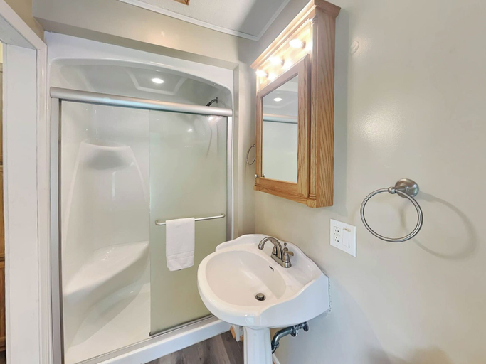 Bathroom 4, Beautiful Adventure by Taylor Made Deep Creek, Garrett