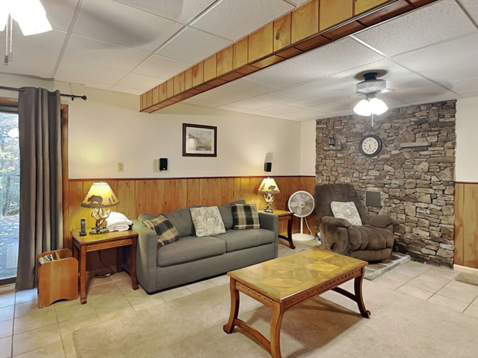 Others 5, Mountain House by Taylor Made Deep Creek, Garrett