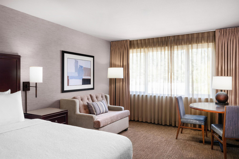 Bedroom 4, Eastgate Hotel, BW Signature Collection, King