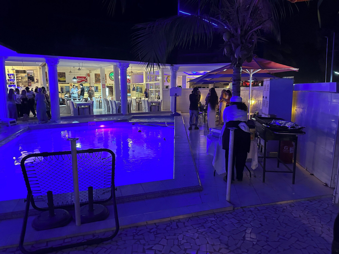 Food & Drinks 4, Woodpecker Resort, Kombo Saint Mary