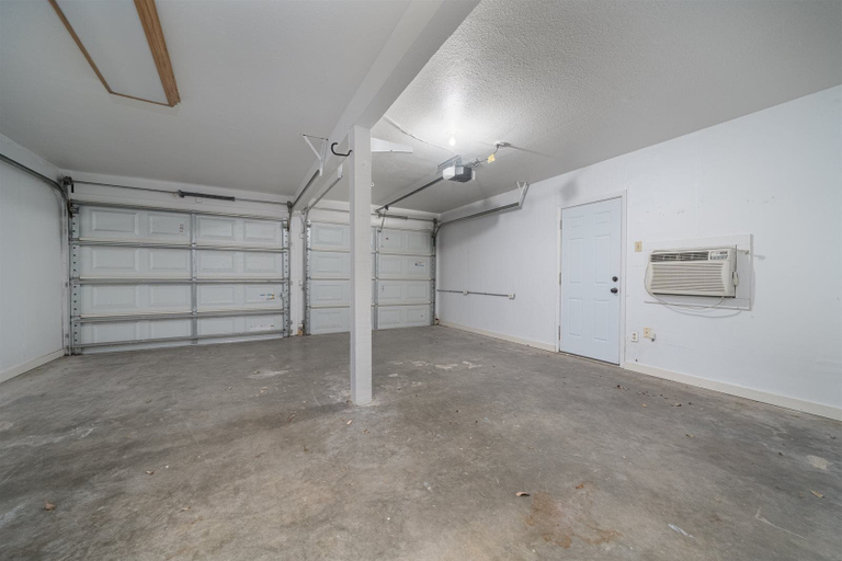 Others 5, Gone Coastal by Miss Kitty’s, Aransas