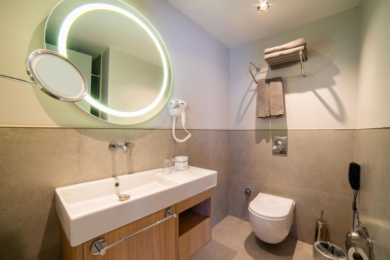 Bathroom 5, Kleopatra Dreams Beach Hotel, Alanya