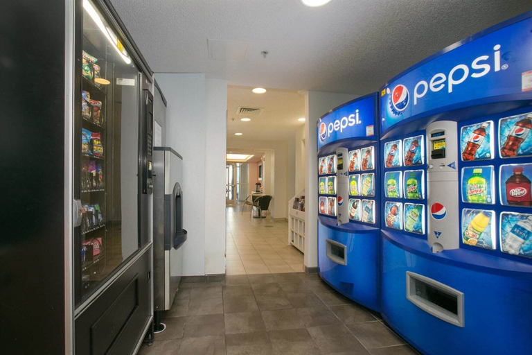 Food & Drinks 5, Motel 6 Minneapolis-Brooklyn Center, Hennepin