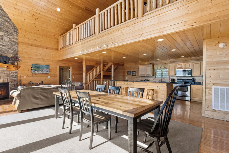 Food & Drinks 5, Puttin On The Ritz by Jackson Mountain Rentals, Sevier