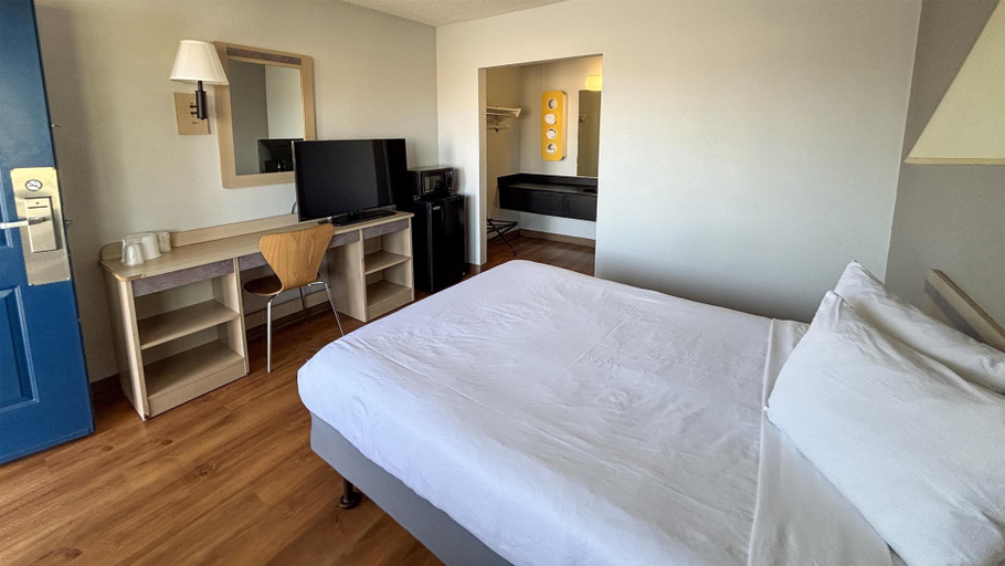 Bedroom 3, Motel 6 Las Vegas, NV - Boulder Highway, Clark