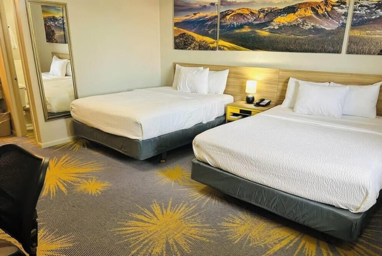 Bedroom 3, Days Inn by Wyndham Wheatland, Platte