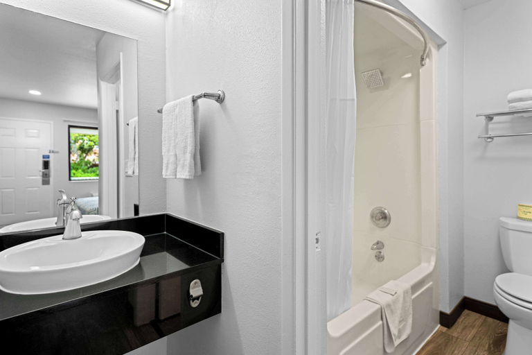 Bathroom 4, Vagabond Inn Monterey, Monterey