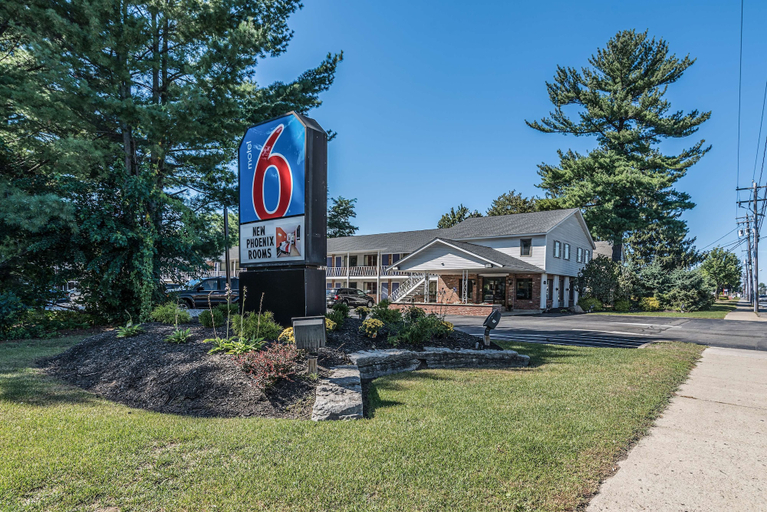 Exterior & Views 2, Motel 6 Albany, NY - Airport, Albany