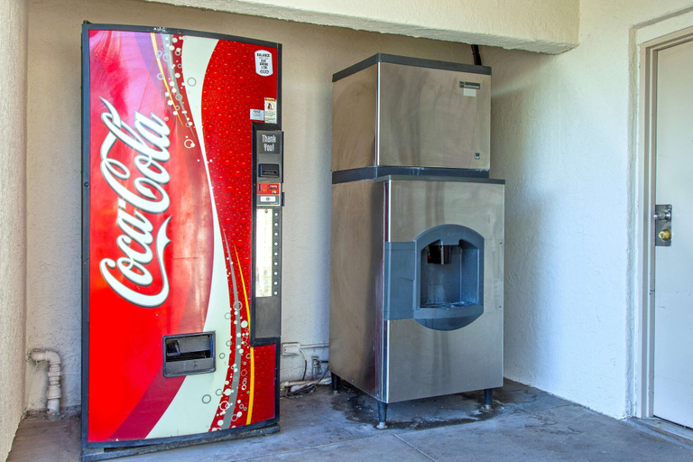 Food & Drinks 5, Motel 6 Phoenix, AZ - Airport - 24th Street, Maricopa