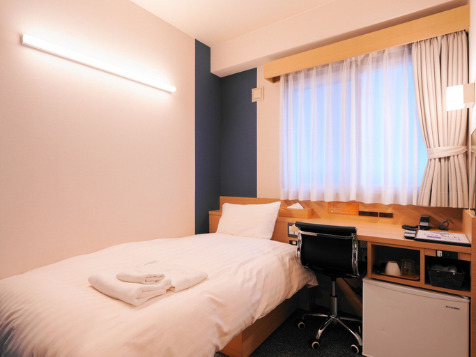 Bedroom 4, Asahikawa Sun Hotel, Asahikawa