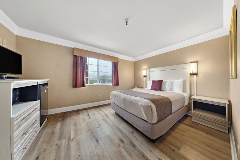 Bedroom 3, Americas Best Value Inn San Clemente Beach, Orange