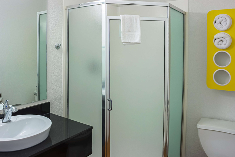 Bathroom 5, Motel 6 Porterville, CA, Tulare