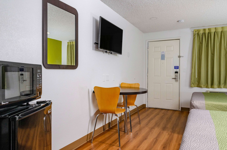 Others 5, Motel 6 Fresno, CA - Yosemite Hwy, Fresno