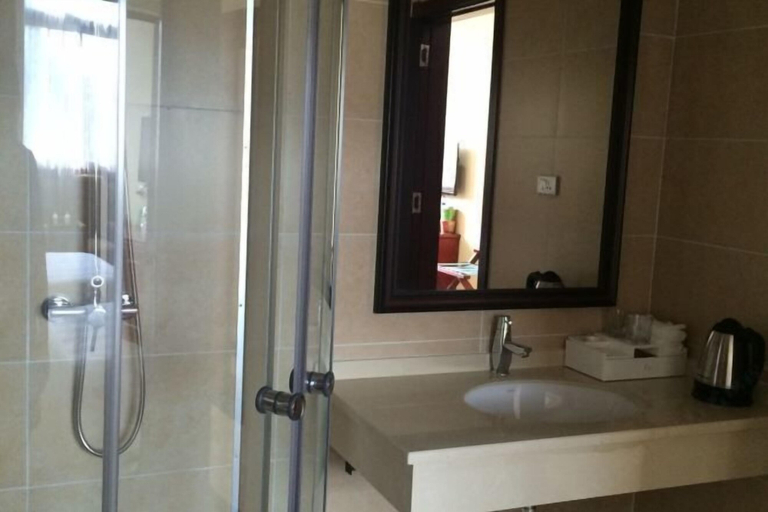 Bathroom 4, Yuhuangge Hotel, Enshi Tujia and Miao